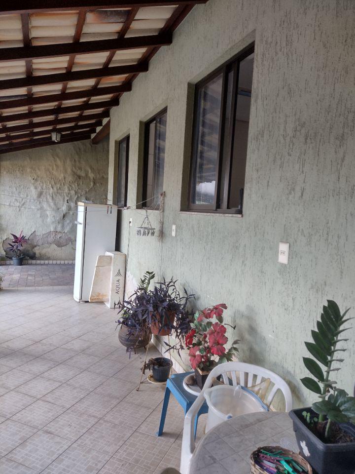 Casa, Europa, 3 Quartos, 8 Vagas, 1 Suíte