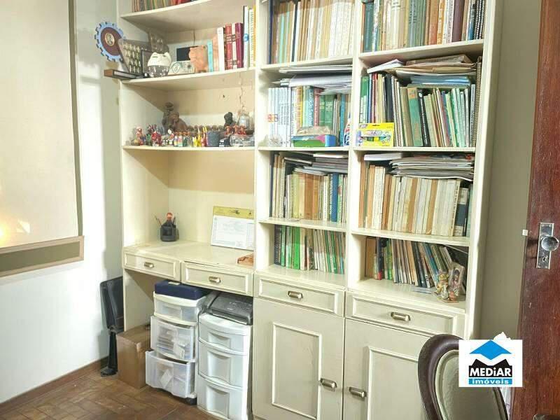 Casa, Cidade Nova, 4 Quartos, 2 Vagas, 1 Suíte