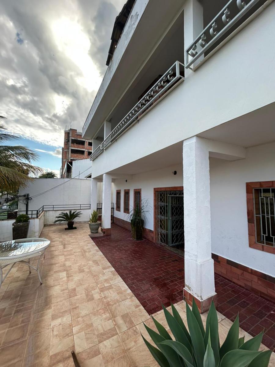 Casa Comercial, Castelo, 5 Quartos, 2 Vagas, 1 Suíte