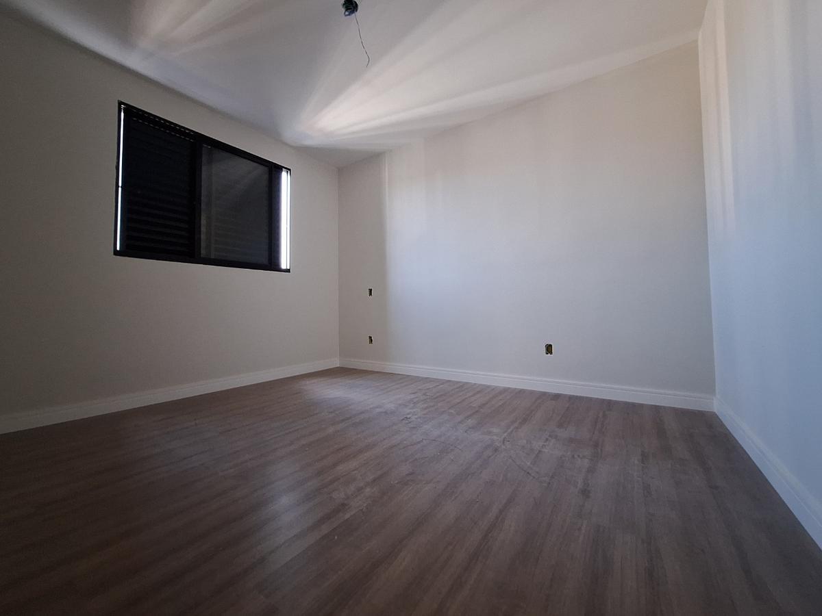 Apartamento, Sagrada Família, 3 Quartos, 2 Vagas, 1 Suíte