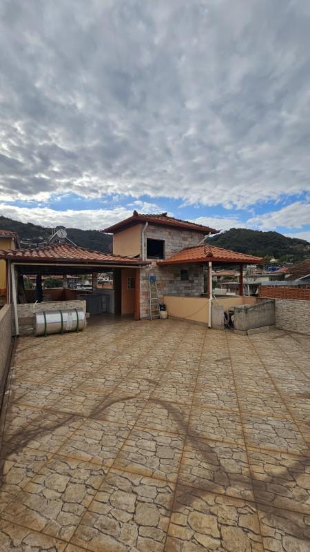 Casa, Centro, 4 Quartos, 5 Vagas, 2 Suítes