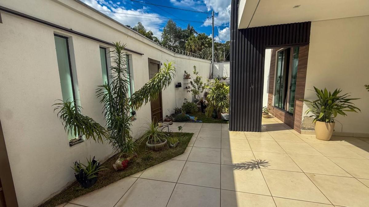 Casa, Ingá Alto, 3 Quartos, 4 Vagas, 1 Suíte