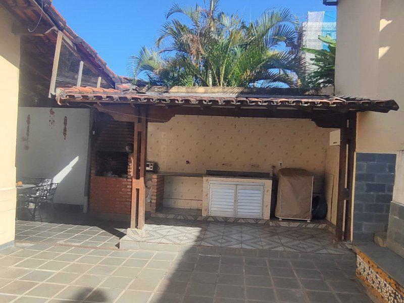 Casa, Camargos, 3 Quartos, 2 Vagas, 1 Suíte