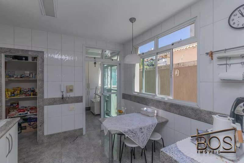 Casa, Santa Lúcia, 4 Quartos, 2 Vagas, 2 Suítes