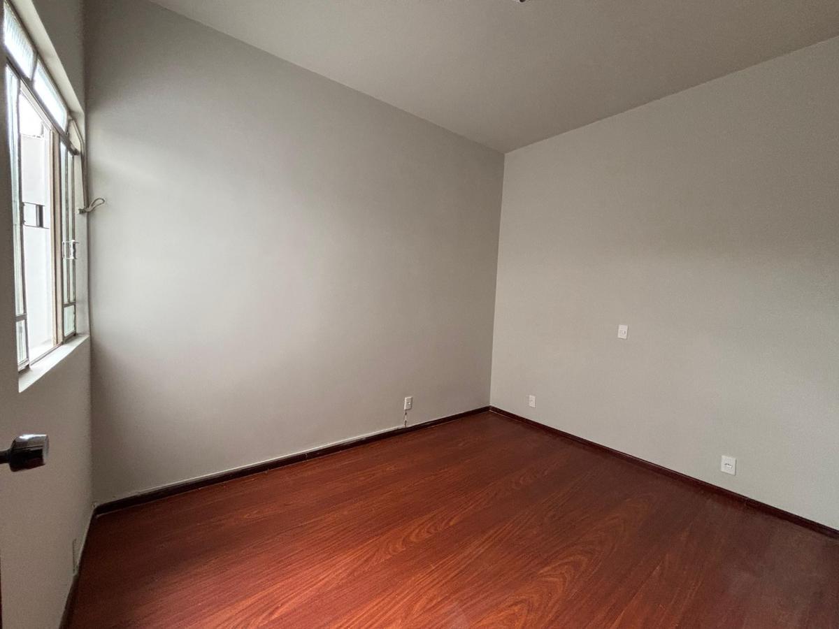 Casa, Centro, 3 Quartos, 5 Vagas, 1 Suíte