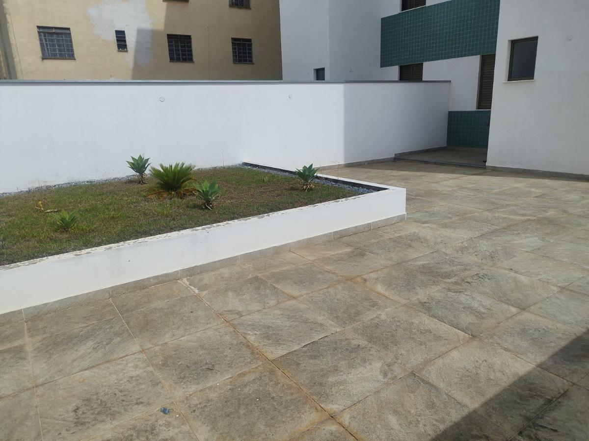 Apartamento, Sagrada Família, 2 Quartos, 2 Vagas, 1 Suíte