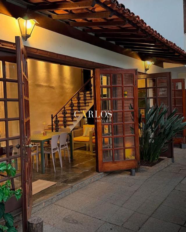 Casa Comercial, Vila Paris, 4 Quartos, 3 Vagas, 1 Suíte