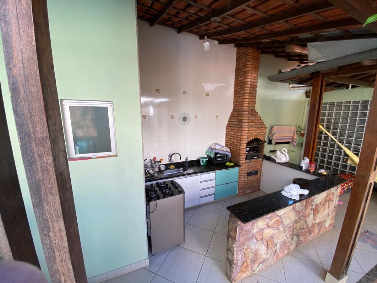 Casa, João Pinheiro, 4 Quartos, 2 Vagas, 1 Suíte