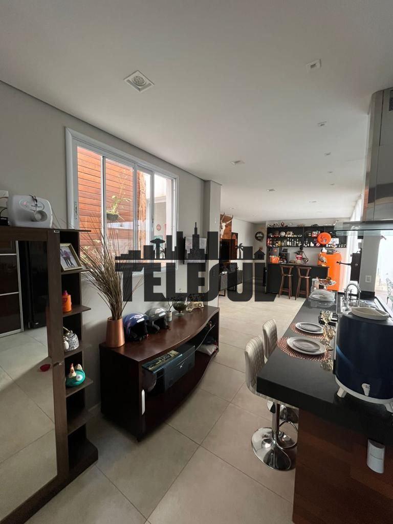 Casa, Campos Elíseos, 3 Quartos, 5 Vagas, 1 Suíte