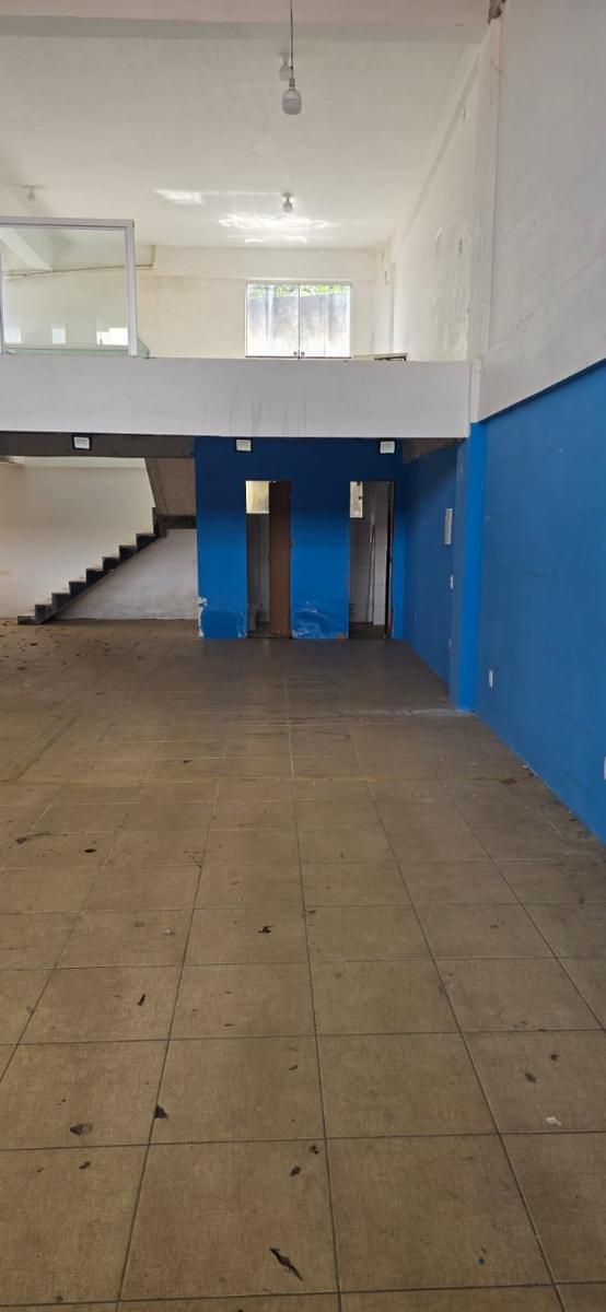 Prédio, Tropical, 0 Quarto, 12 Vagas