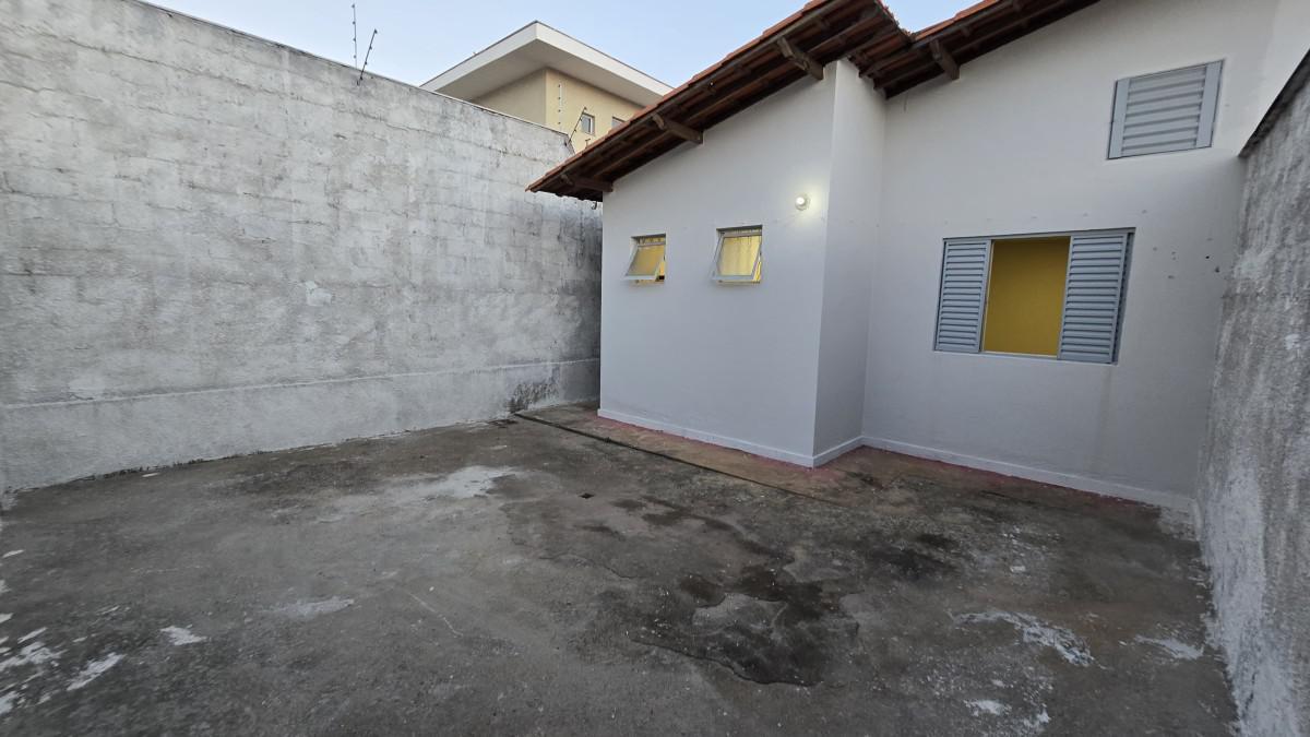 Casa, Castelo, 4 Quartos, 2 Vagas, 1 Suíte