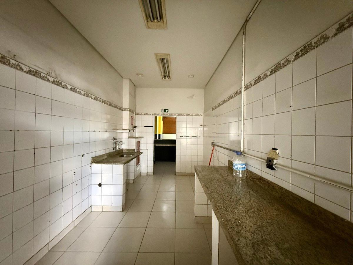 Andar, São José, 0 Quarto, 1 Vaga