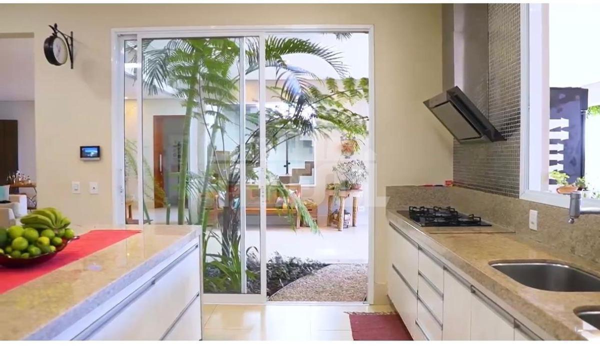 Casa, Rezende, 0 Quarto, 6 Vagas, 4 Suítes