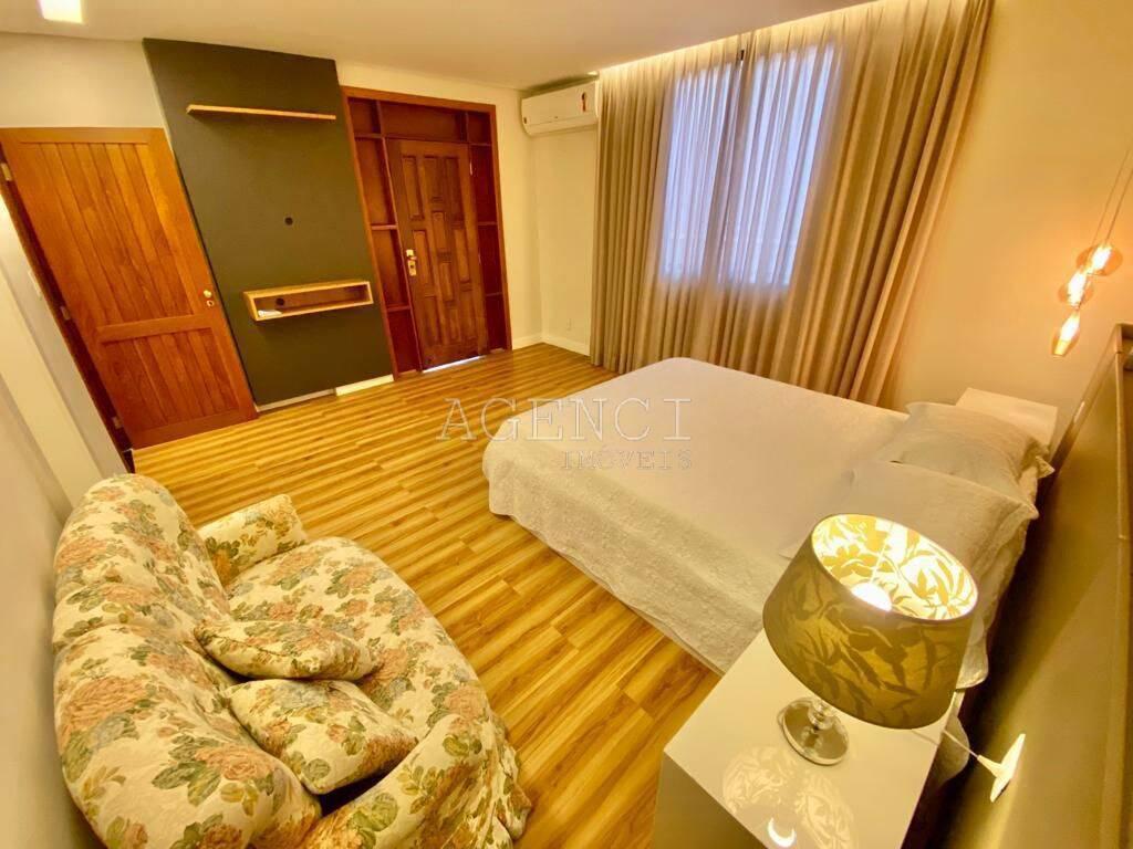 Casa, Castelo, 5 Quartos, 0 Vaga, 5 Suítes