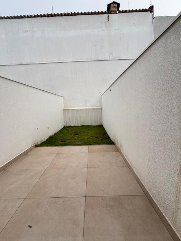 Casa, Santa Branca, 2 Quartos, 2 Vagas, 2 Suítes