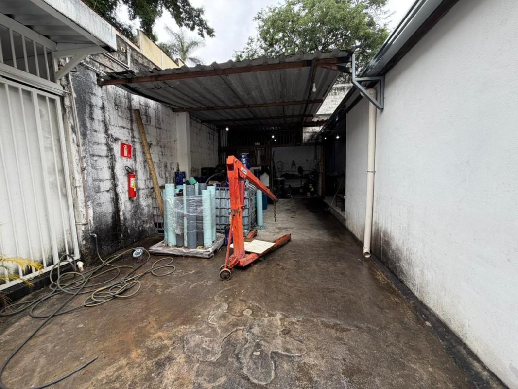 Galpão, Serrano, 0 Quarto, 10 Vagas