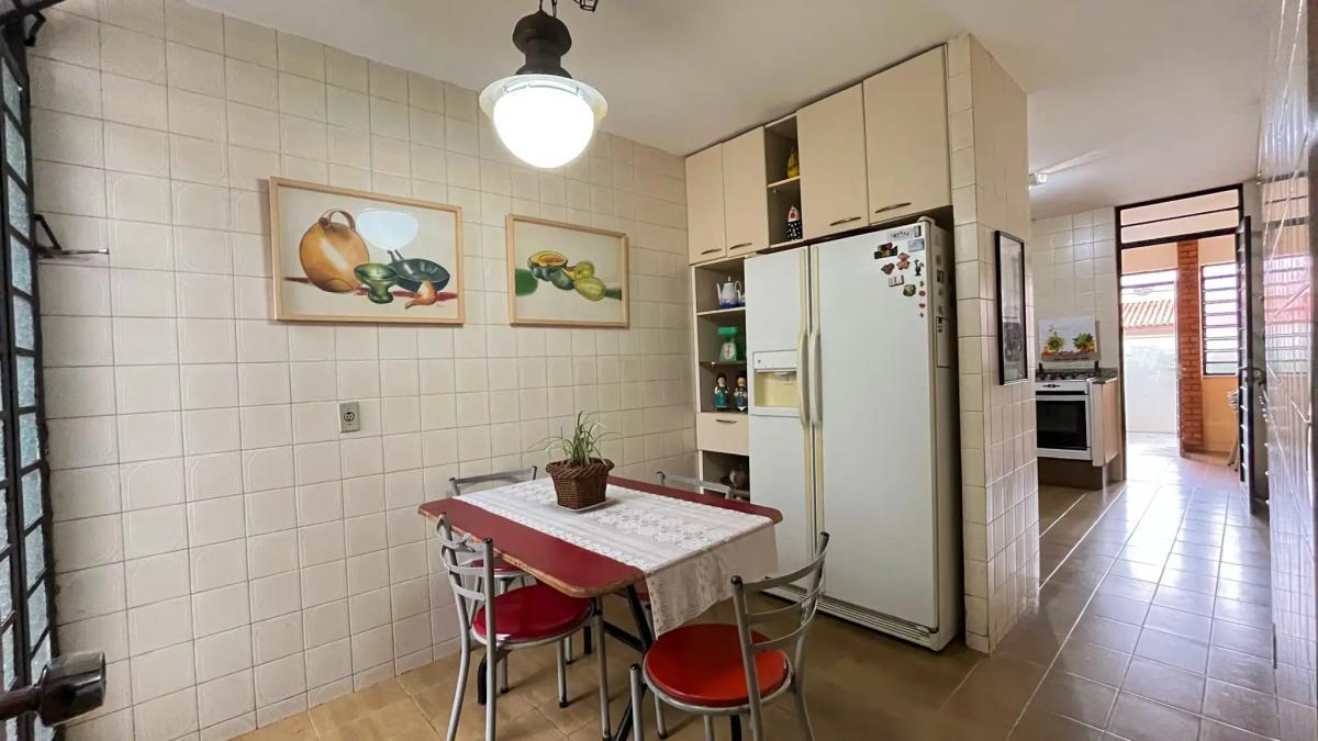 Casa, Comiteco, 4 Quartos, 3 Vagas, 2 Suítes