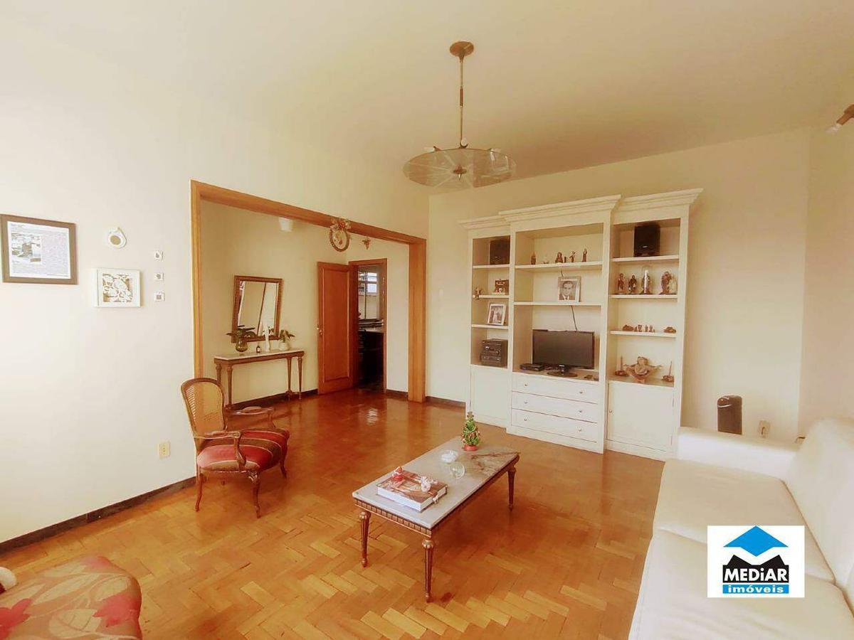 Casa, Floresta, 4 Quartos, 7 Vagas, 2 Suítes