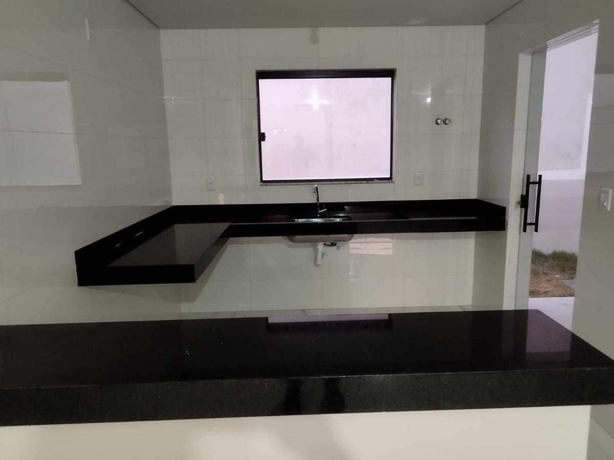 Casa, Floramar, 3 Quartos, 2 Vagas, 1 Suíte