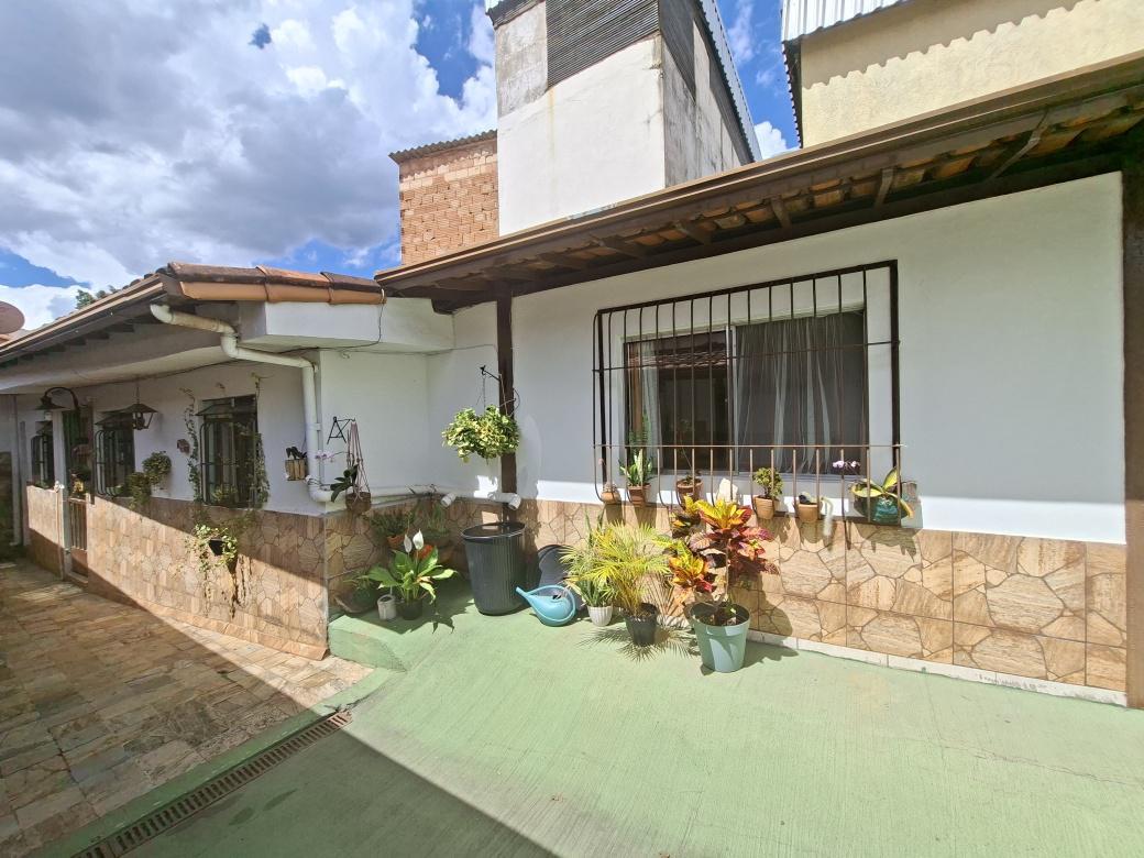 Casa, Vera Cruz, 3 Quartos, 5 Vagas, 1 Suíte