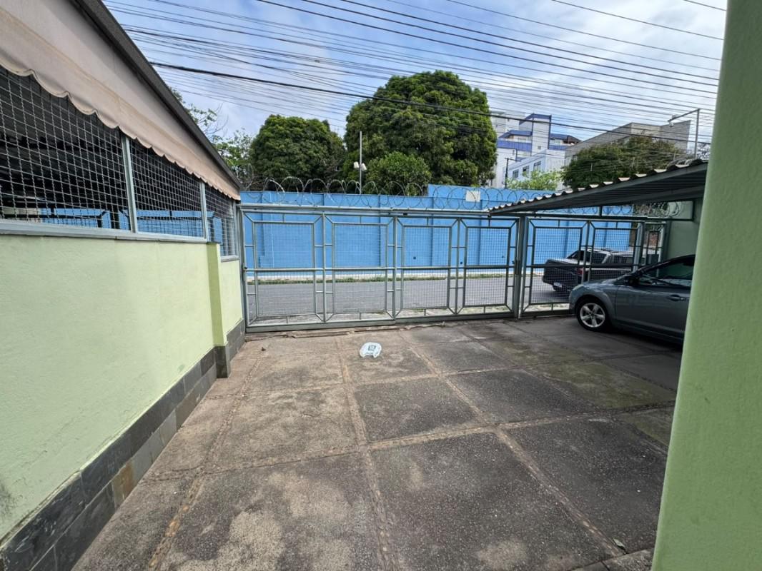 Casa, Colégio Batista, 2 Quartos, 2 Vagas