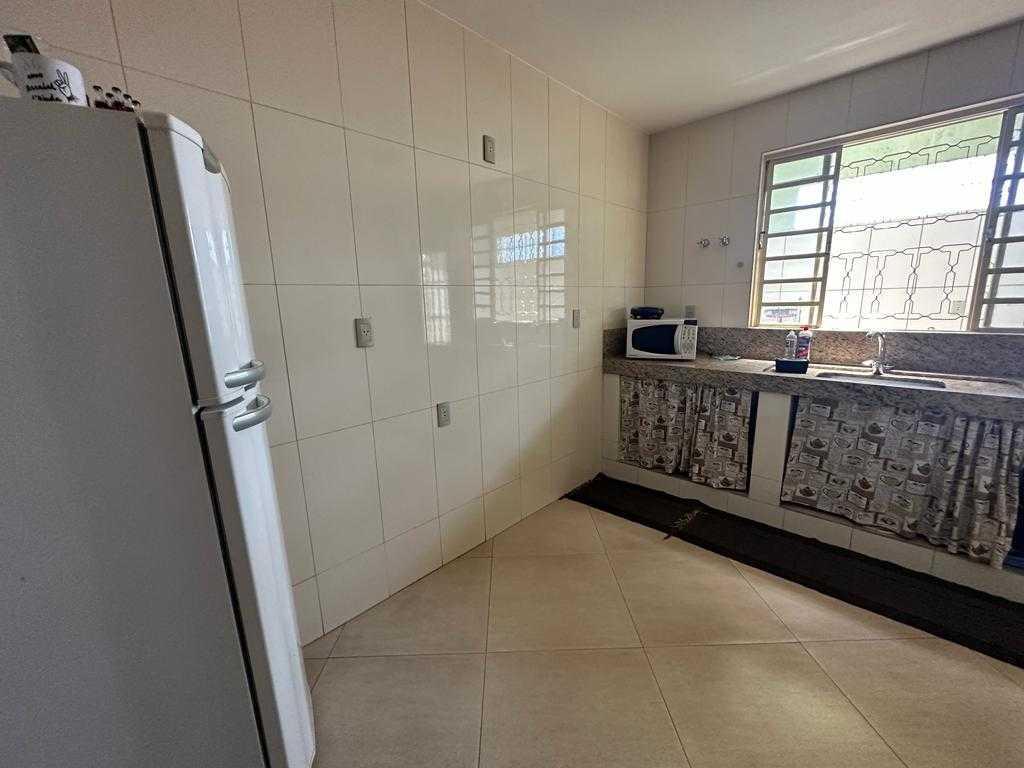 Casa, Lundcea, 4 Quartos, 2 Vagas, 1 Suíte