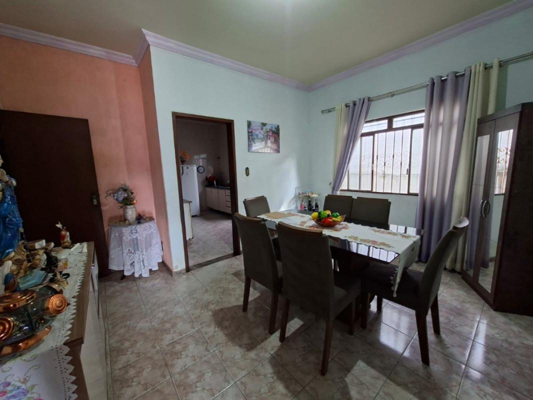 Casa, São Benedito, 3 Quartos, 4 Vagas, 1 Suíte