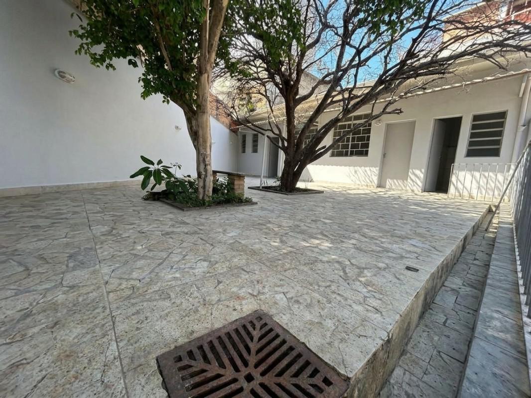 Casa, Vila Paris, 3 Quartos, 0 Vaga, 1 Suíte