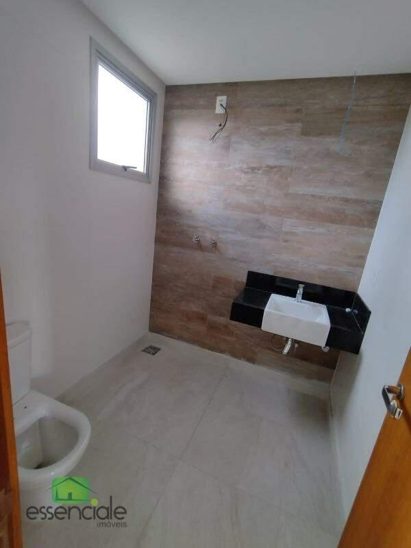 Casa, Centro, 3 Quartos, 2 Vagas, 1 Suíte