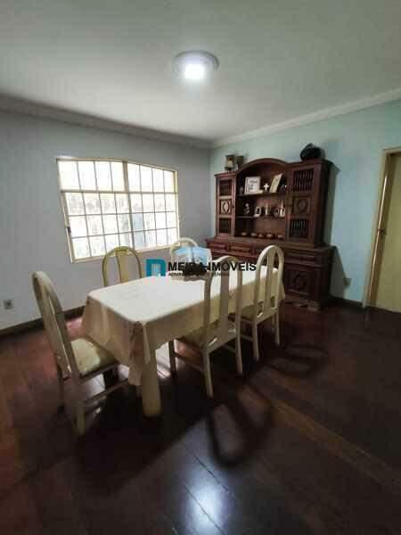 Casa, Planalto, 7 Quartos, 5 Vagas, 3 Suítes