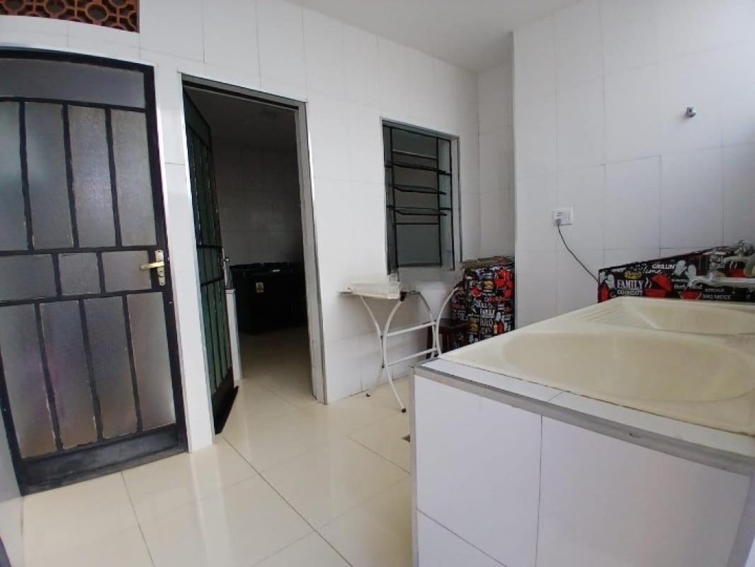 Casa, Milionários, 2 Quartos, 1 Vaga, 1 Suíte