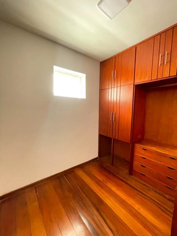 Casa, Castelo, 5 Quartos, 4 Vagas, 2 Suítes