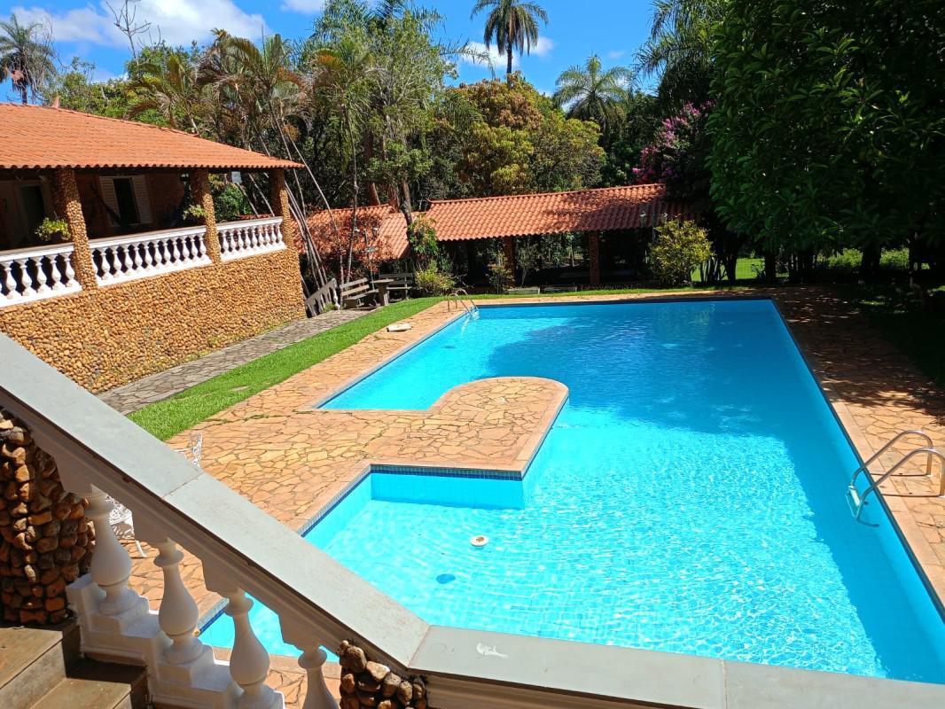 Fazenda, Ravena, 5 Quartos, 2 Vagas, 4 Suítes