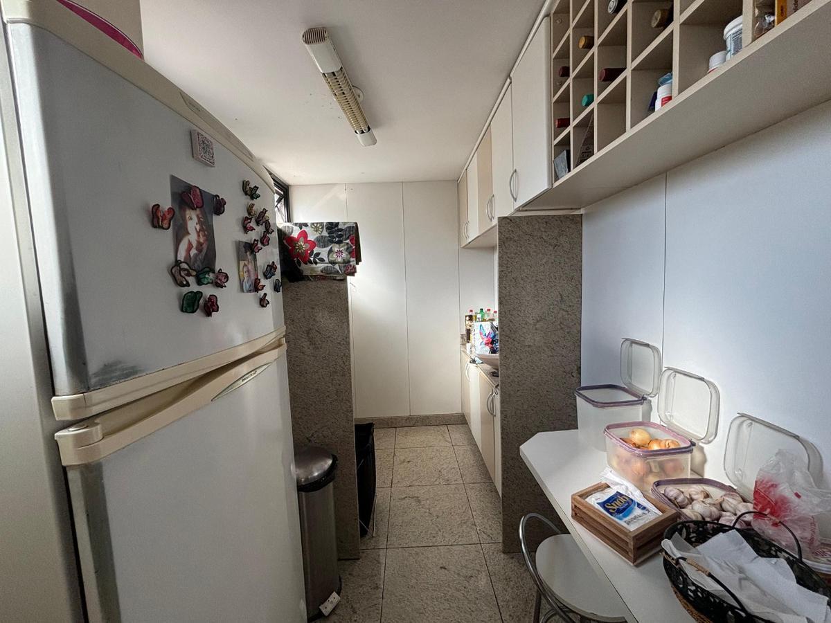 Casa, Caiçaras, 5 Quartos, 4 Vagas, 1 Suíte