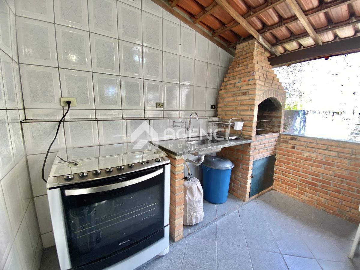 Casa, Camargos, 3 Quartos, 0 Vaga, 1 Suíte