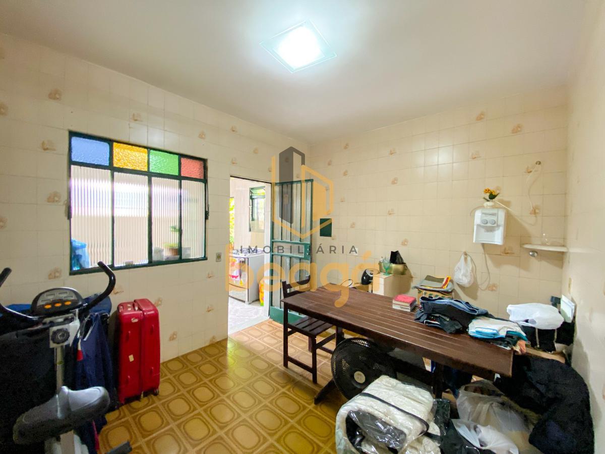 Casa, Parque Turistas, 3 Quartos, 8 Vagas, 2 Suítes