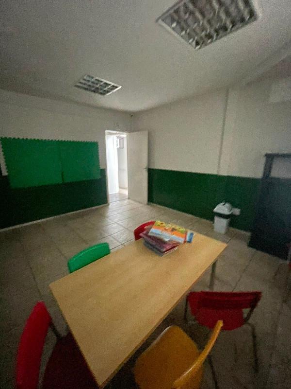 Casa Comercial, Candelária, 4 Quartos, 0 Vaga, 1 Suíte