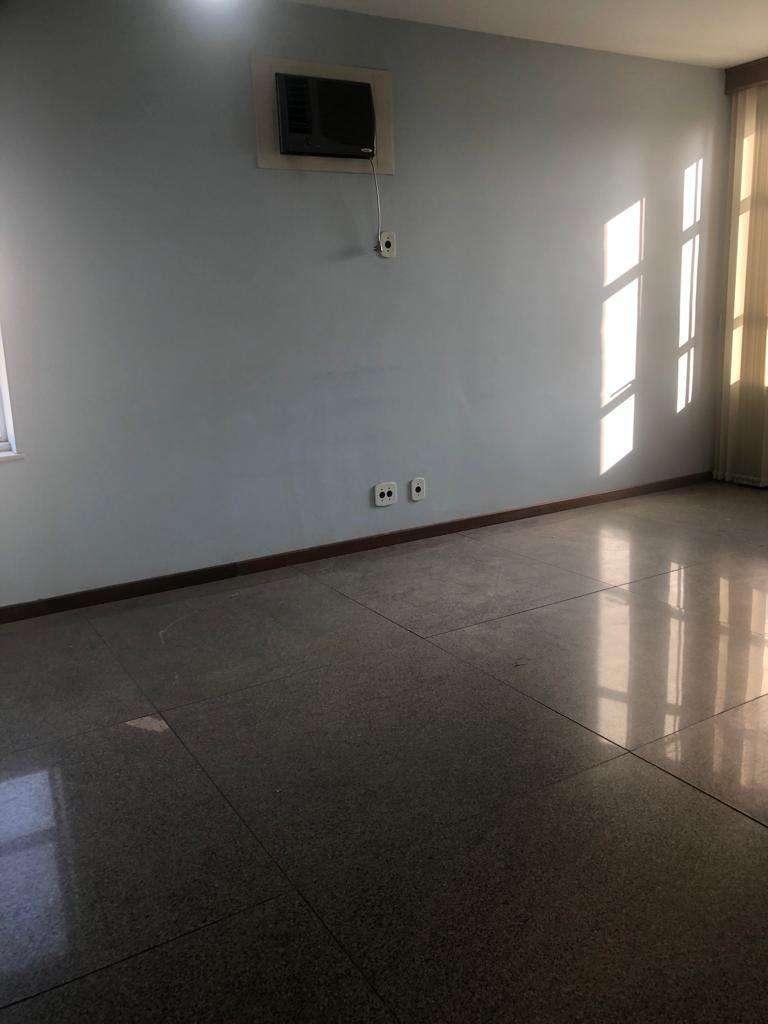 Sala, Santa Efigênia