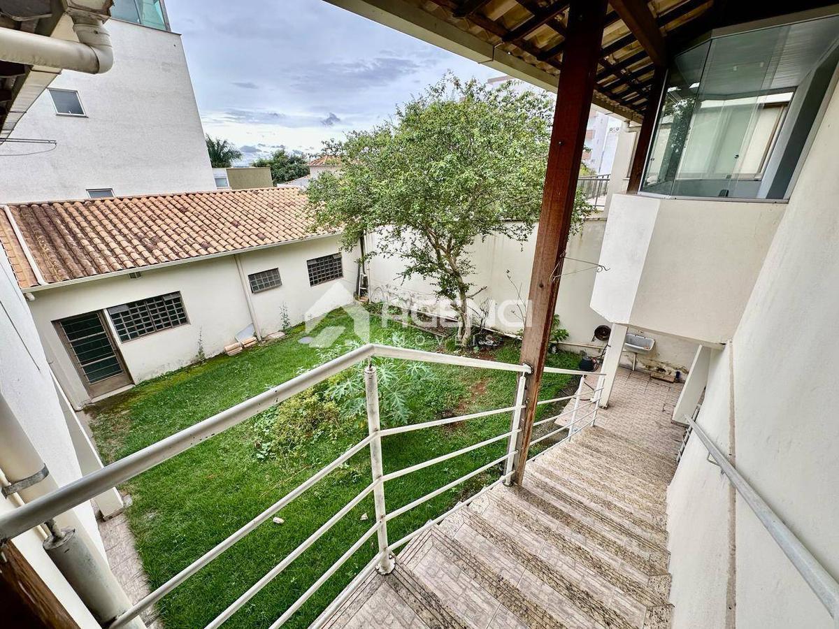 Casa, Cabral, 4 Quartos, 0 Vaga, 2 Suítes