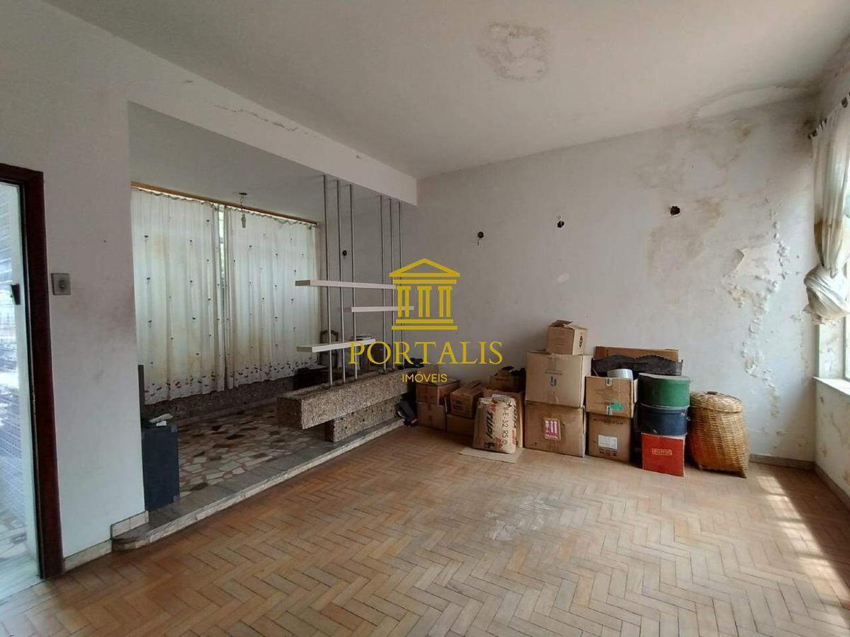 Casa Comercial, Funcionários, 9 Quartos, 5 Vagas