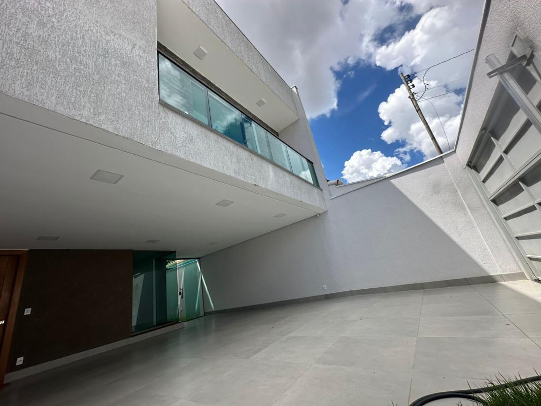 Casa, Espírito Santo, 3 Quartos, 4 Vagas, 1 Suíte