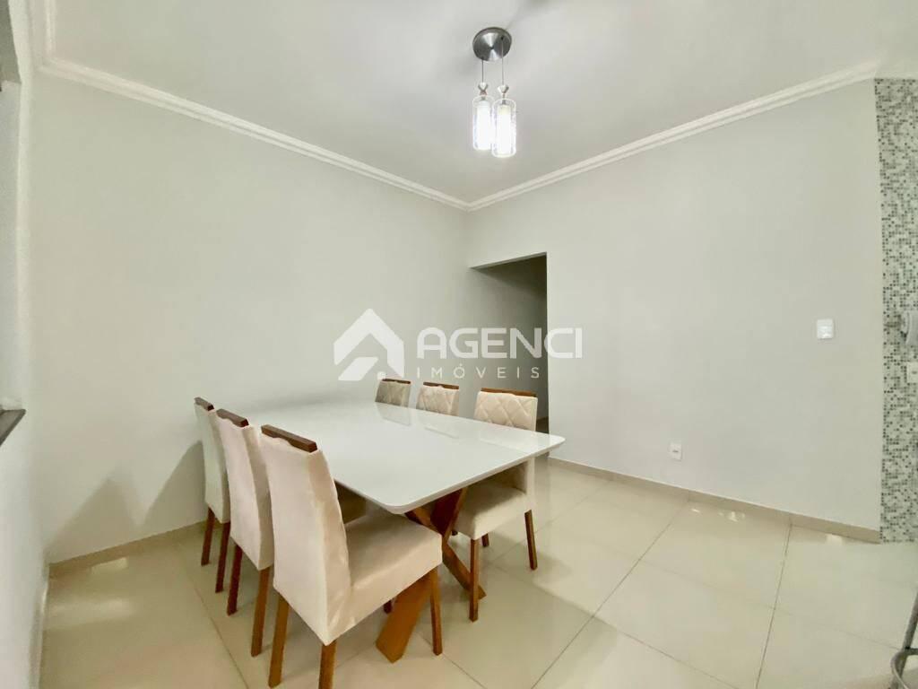 Casa, Cabral, 3 Quartos, 0 Vaga, 1 Suíte