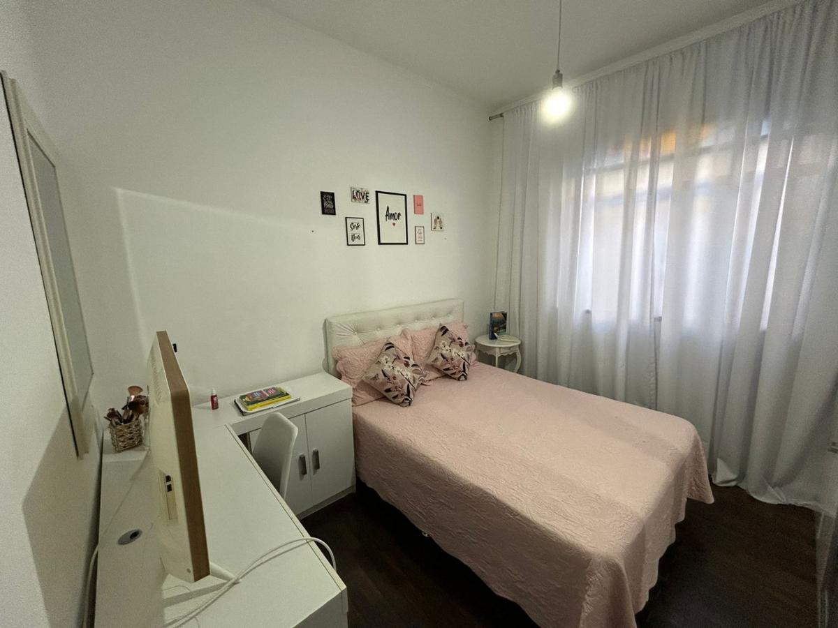 Casa, Santa Cruz Industrial, 3 Quartos, 5 Vagas, 1 Suíte