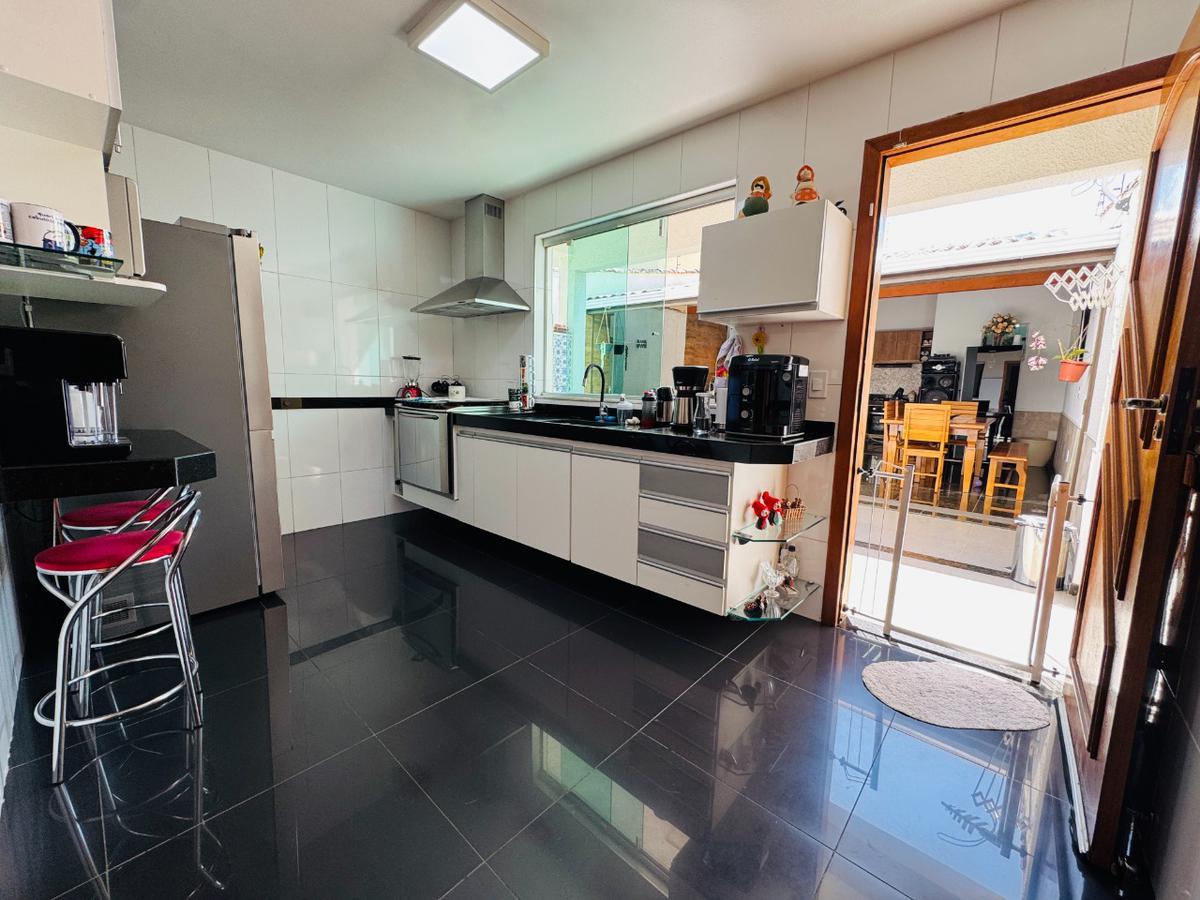 Casa, Santa Amélia, 3 Quartos, 4 Vagas, 1 Suíte