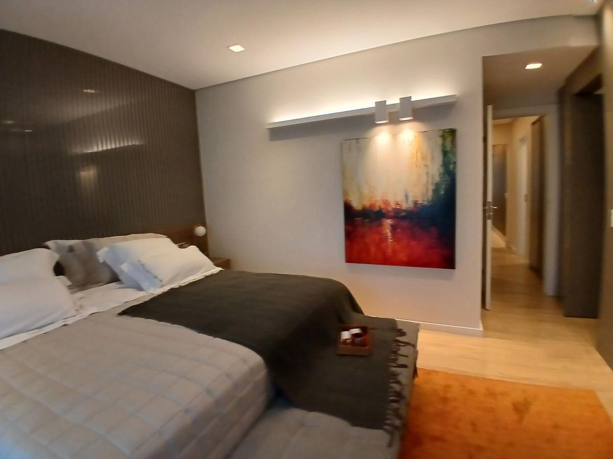 Apartamento, Funcionários, 3 Quartos
