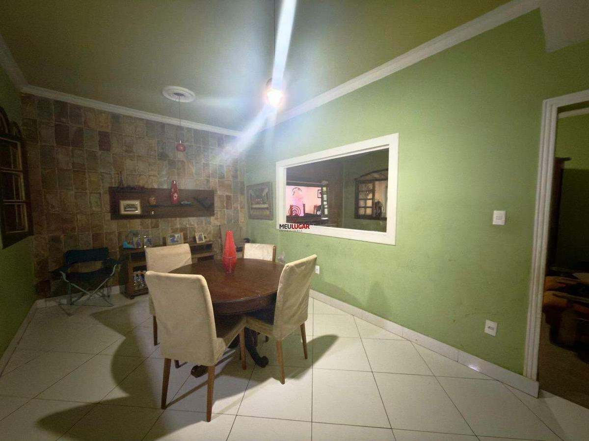 Casa, Diamante, 5 Quartos, 2 Vagas, 1 Suíte