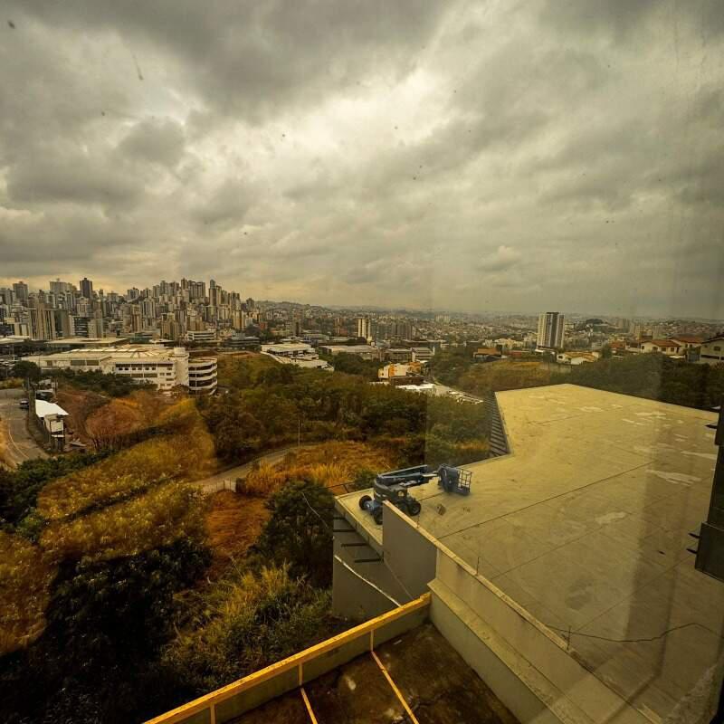 Andar, Estoril, 0 Quarto, 4 Vagas