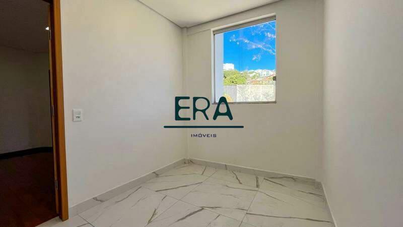 Casa, Estoril, 3 Quartos, 6 Vagas, 1 Suíte