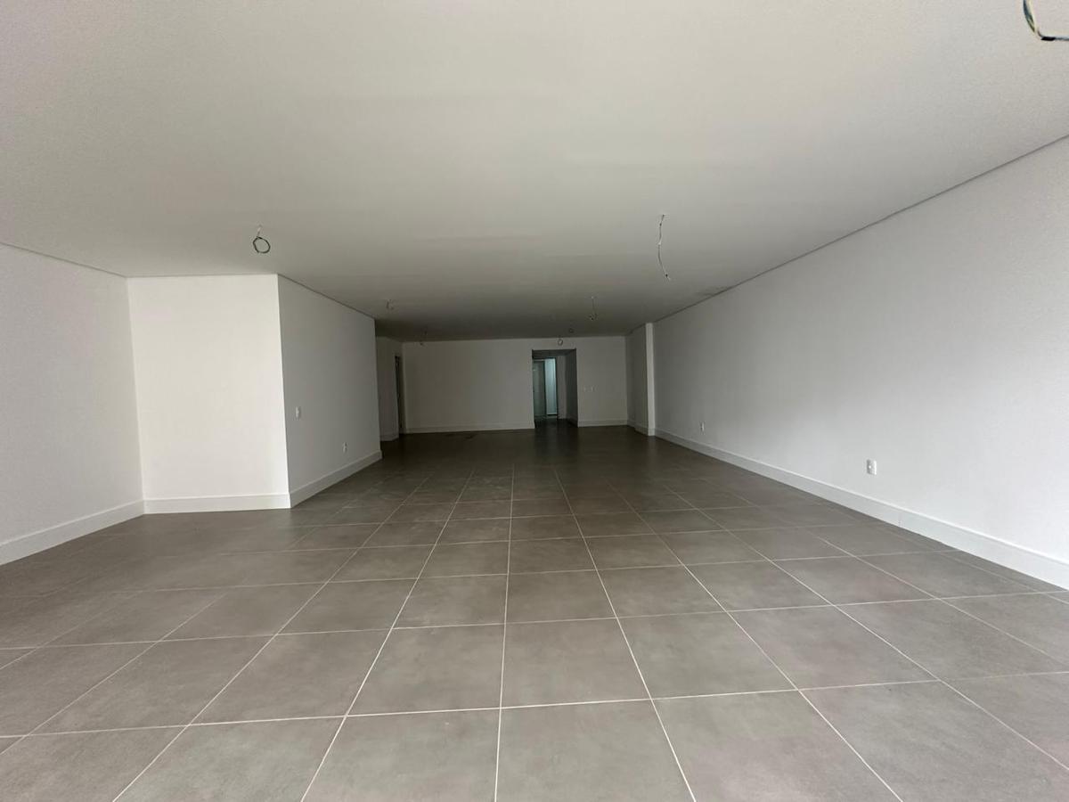 Sala, Lourdes, 1 Quarto, 0 Vaga