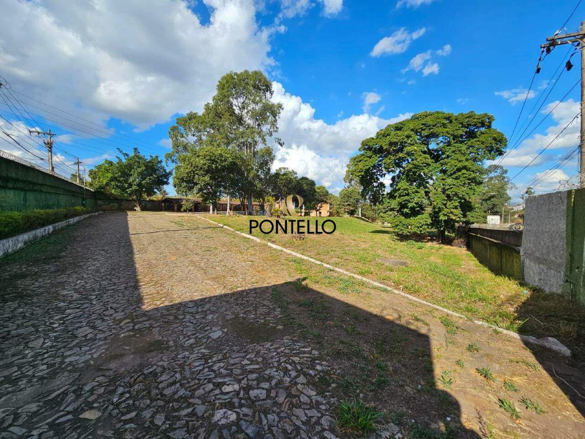 Prédio, São João, 0 Quarto, 20 Vagas